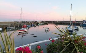 Sma Harbour Hoose